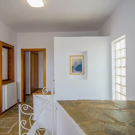 Zoe's On The Vilă Vrasná