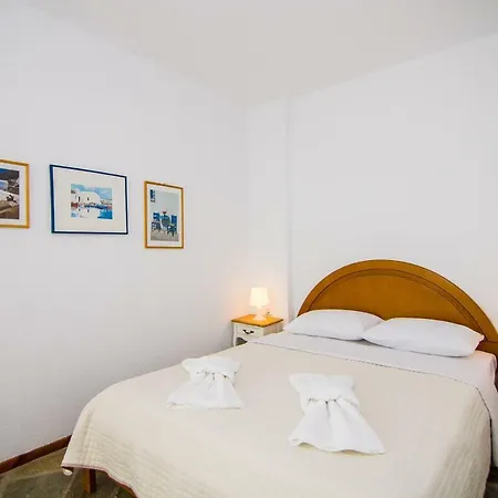Zoe's On The Villa
